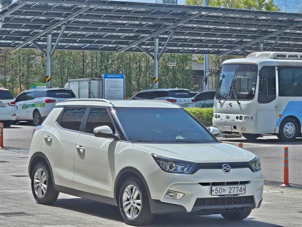 Ssangyong Tivoli - Vista 3