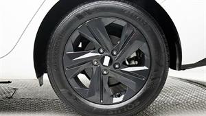 HYUNDAI Avante - Vista 12