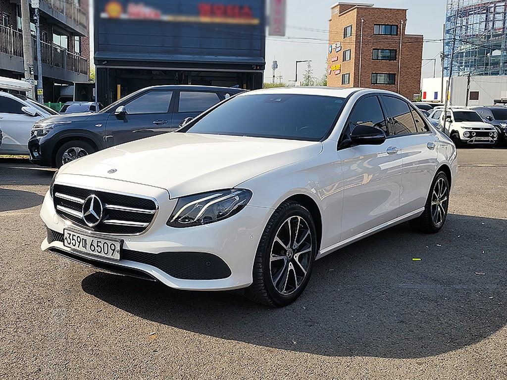 Mercedes Benz E class - Vista 2