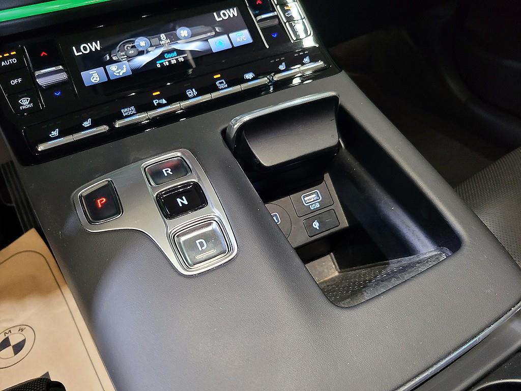 HYUNDAI Grandeur - Vista 12