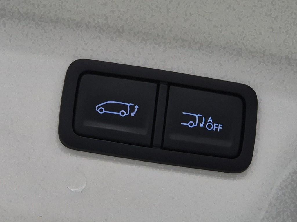 HYUNDAI Staria 2024 Blanco - Importación desde Corea - HF Imports Iquique - Foto 18