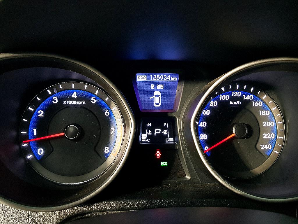 HYUNDAI i30 - Vista 7