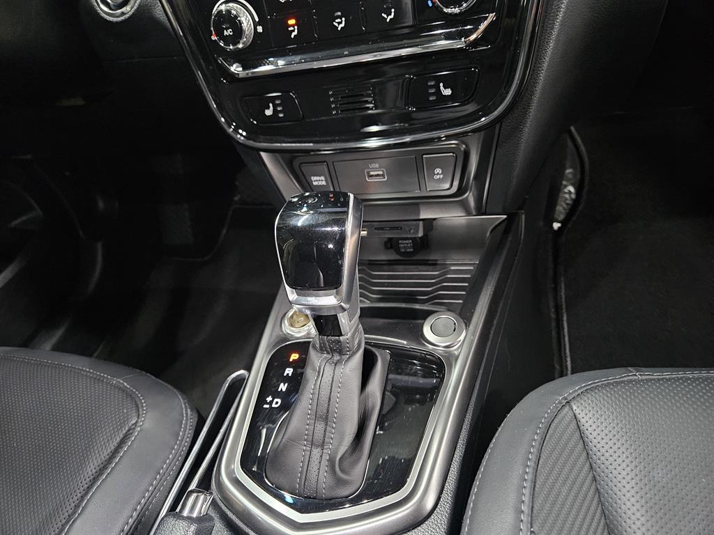 Ssangyong Tivoli - Vista 10