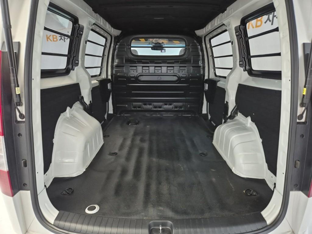 HYUNDAI Staria 2024 Blanco - Importación desde Corea - HF Imports Iquique - Foto 16