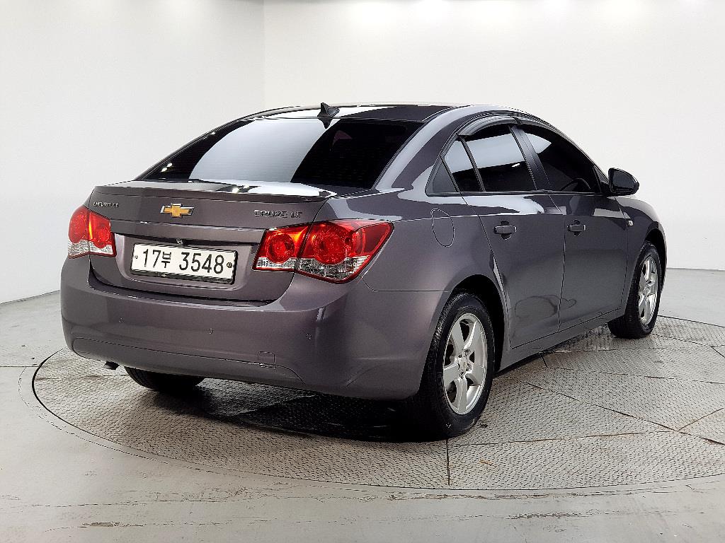 Chevrolet Cruise - Vista 4