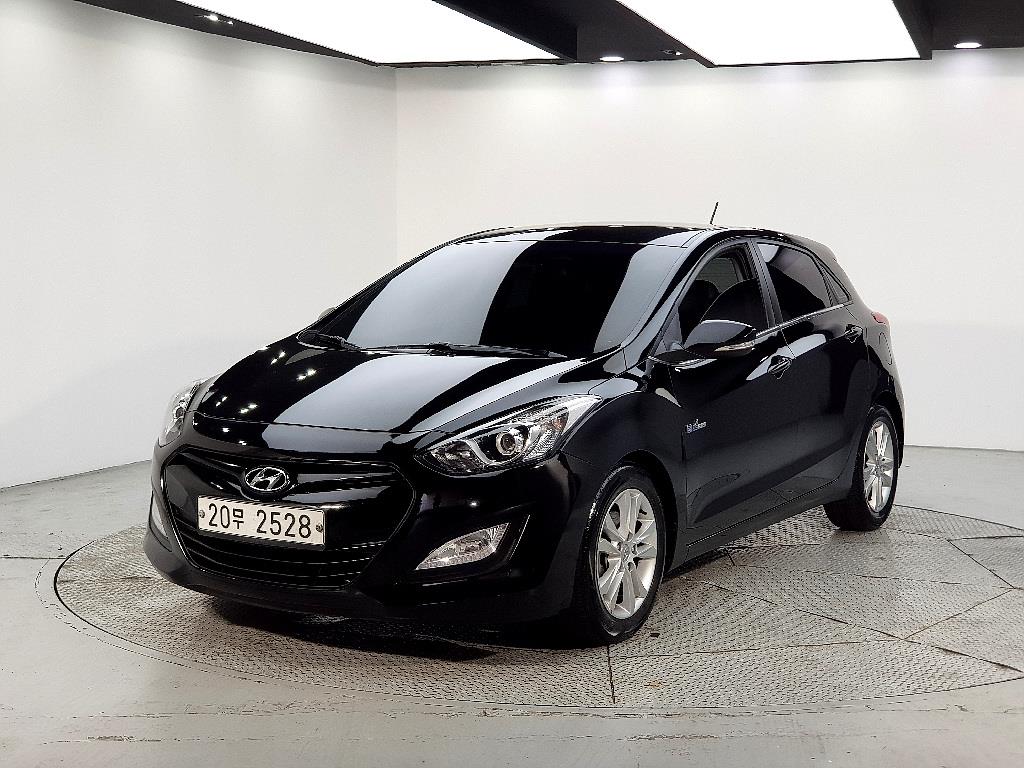 HYUNDAI i30 2012 Negro - Importación desde Corea - HF Imports Iquique - Foto 1