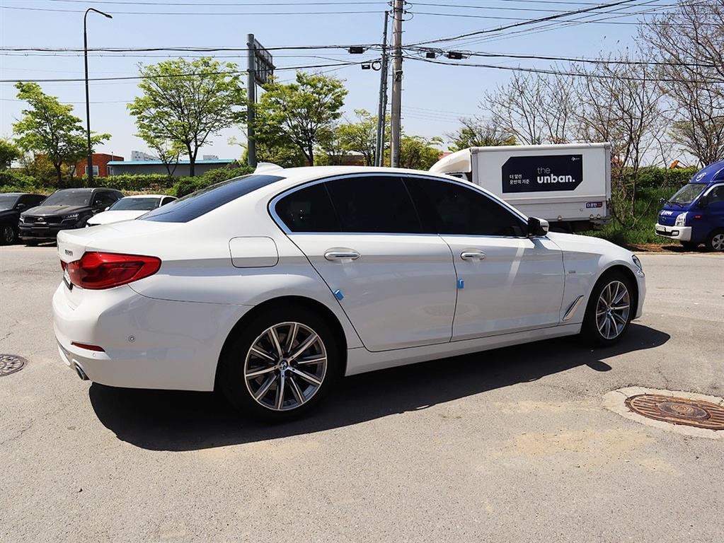 BMW 5 Series - Vista 5
