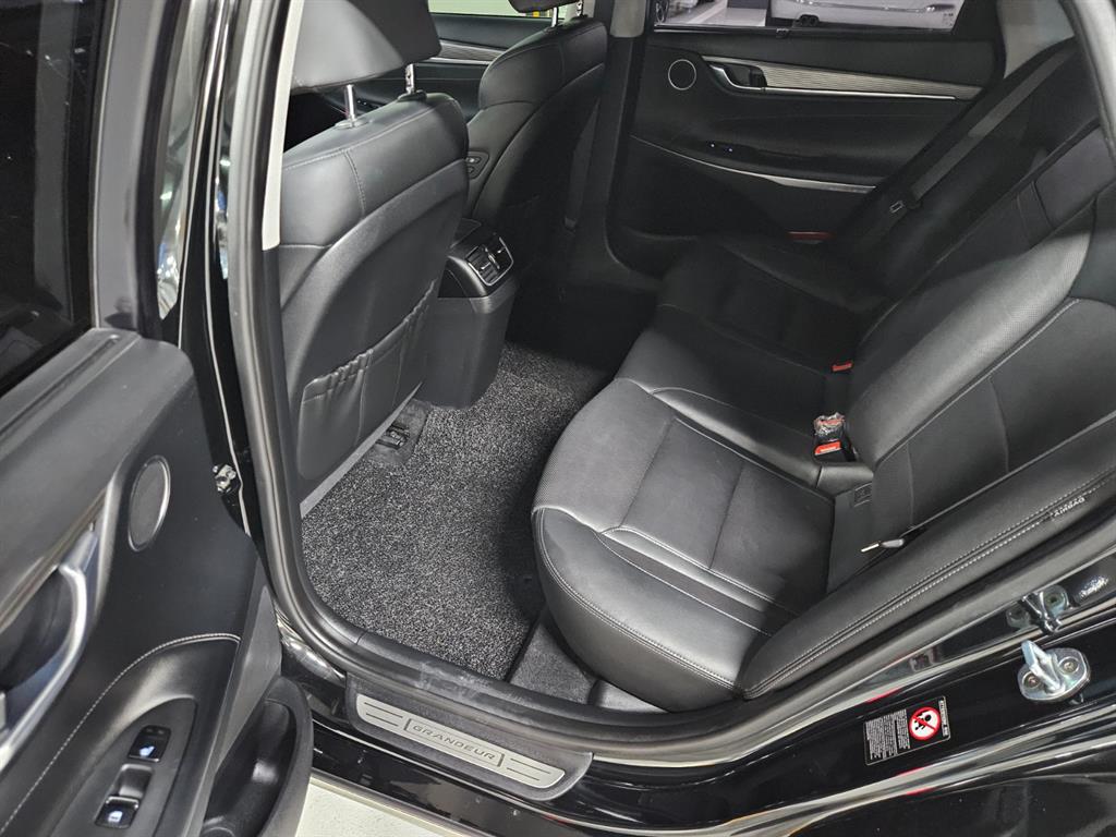 HYUNDAI Grandeur - Vista 10