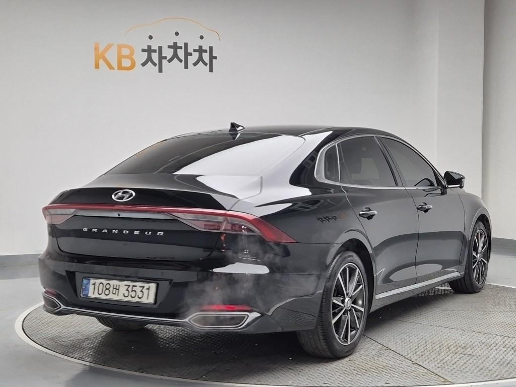 HYUNDAI Grandeur - Vista 2