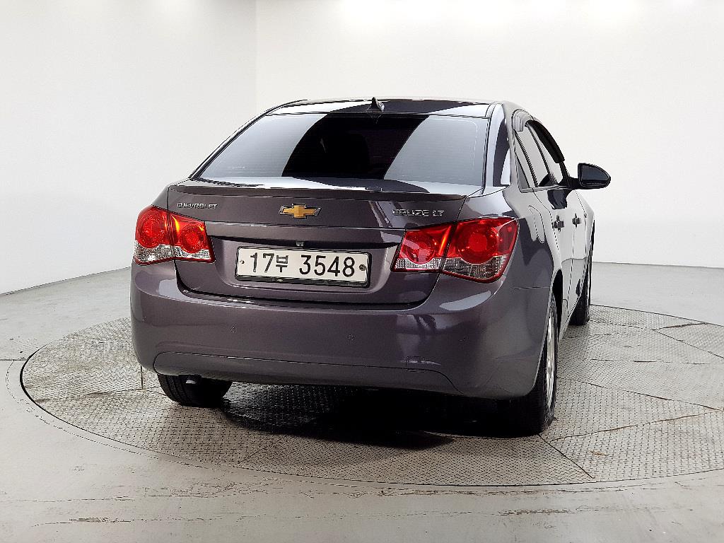 Chevrolet Cruise - Vista 3