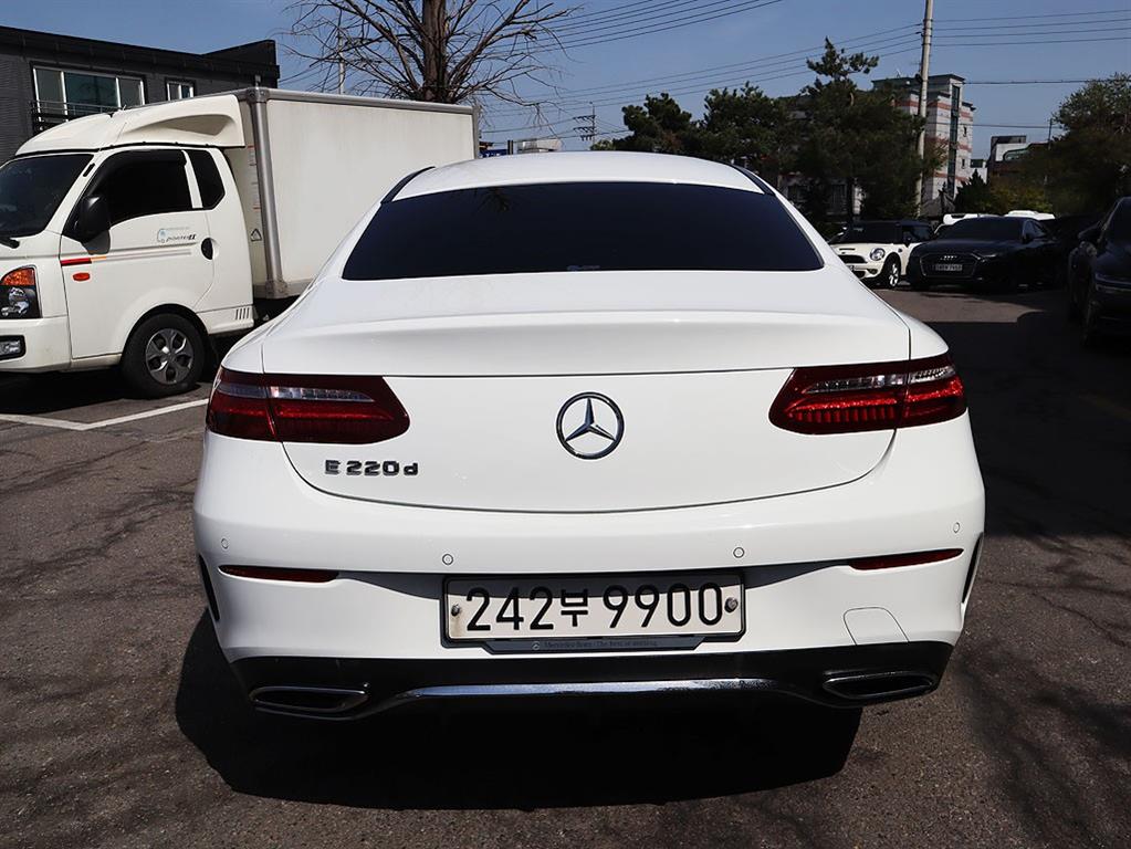 Mercedes Benz E class - Vista 7