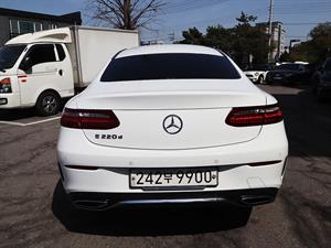 Mercedes Benz E class - Vista 8