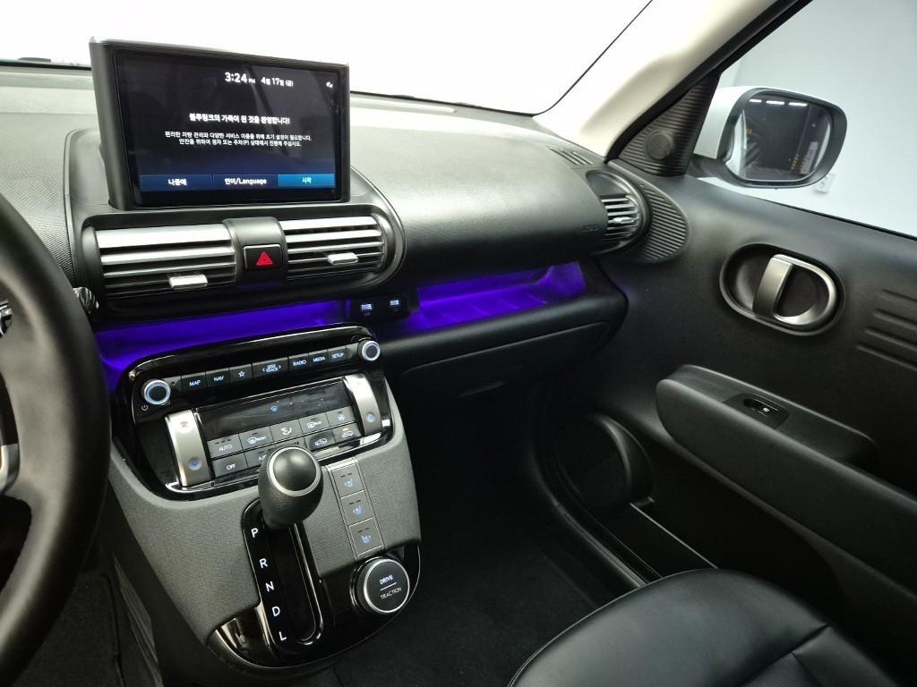 HYUNDAI Casper - Vista 10