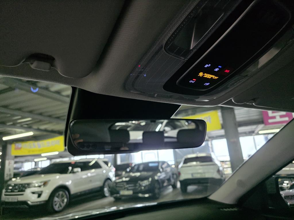 HYUNDAI Kona - Vista 11