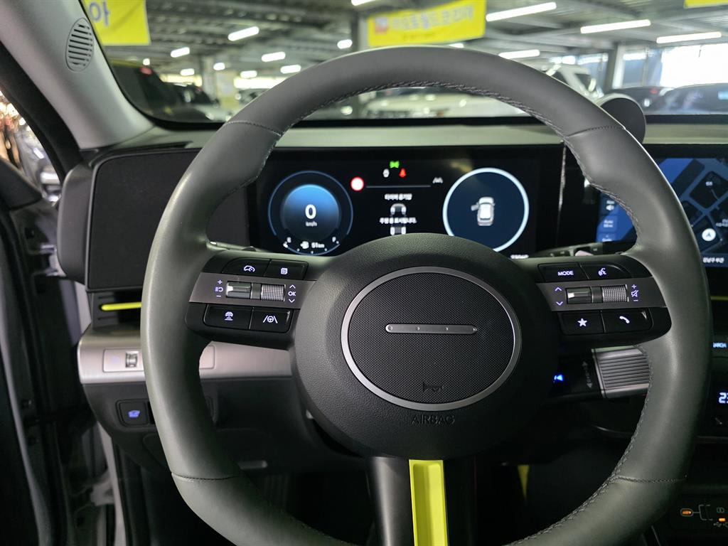 HYUNDAI Kona - Vista 10