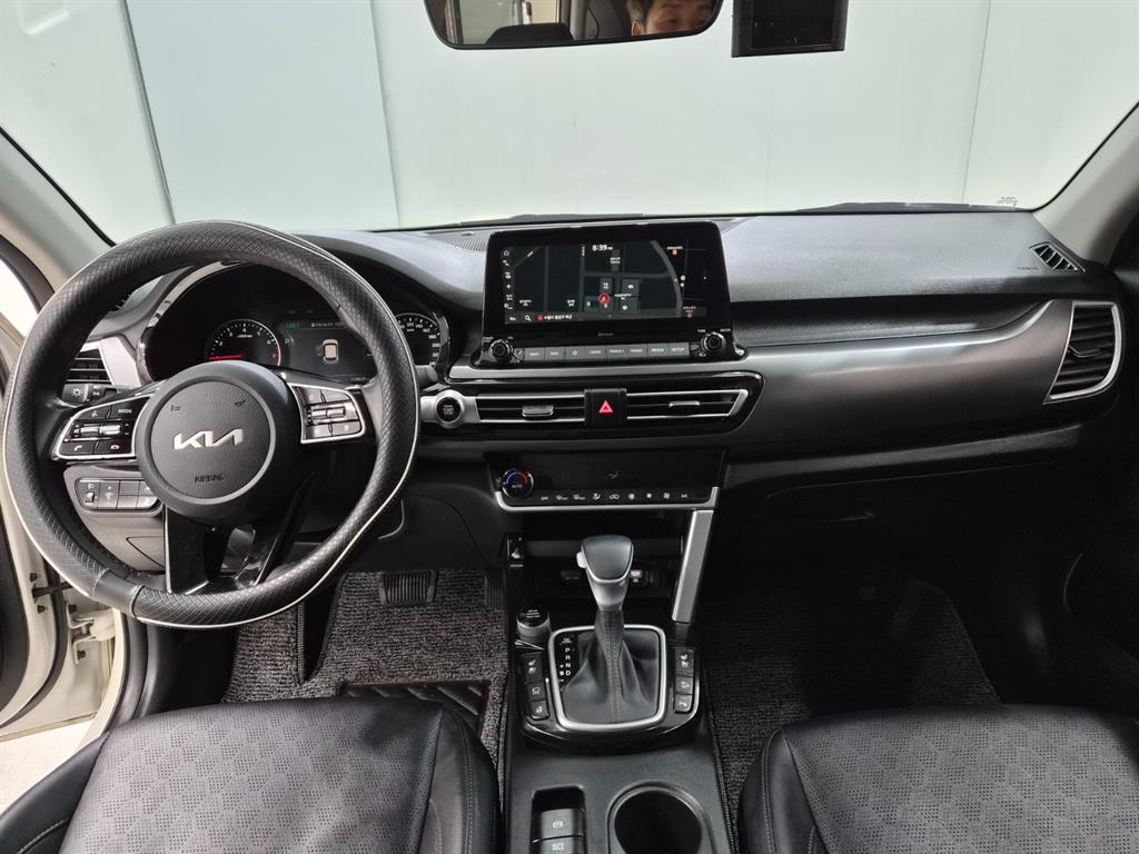 KIA Seltos - Vista 9