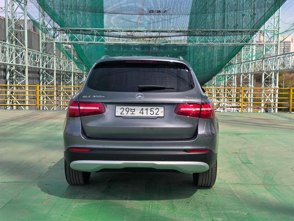 Mercedes Benz GLC Class - Vista 4