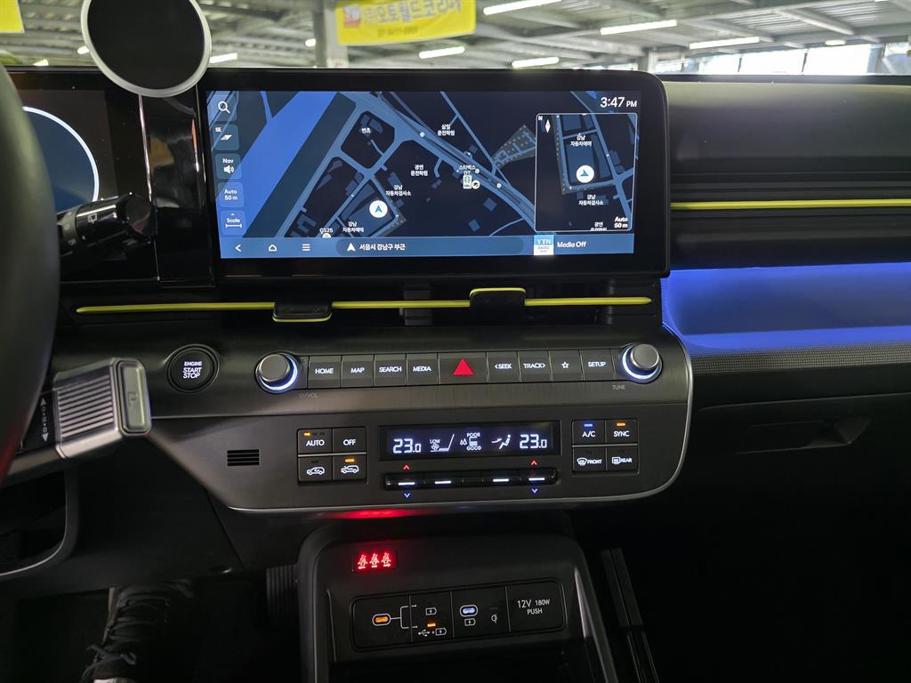 HYUNDAI Kona - Vista 12