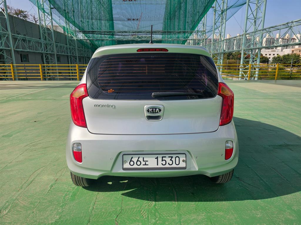 KIA Morning - Vista 5