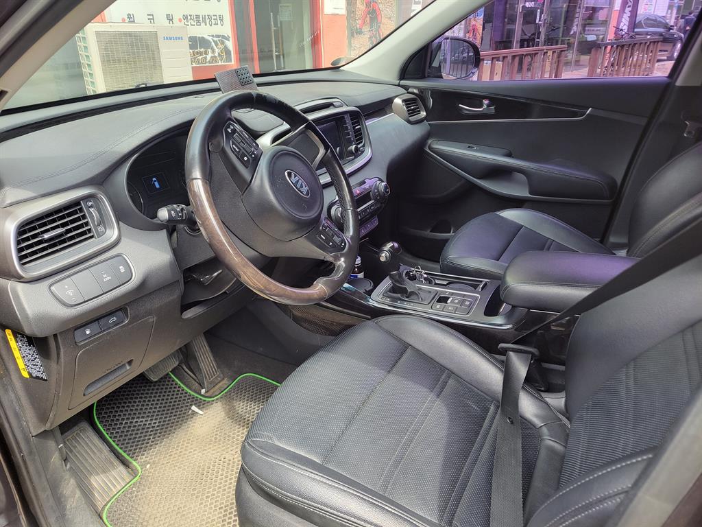 KIA Sorento - Vista 5