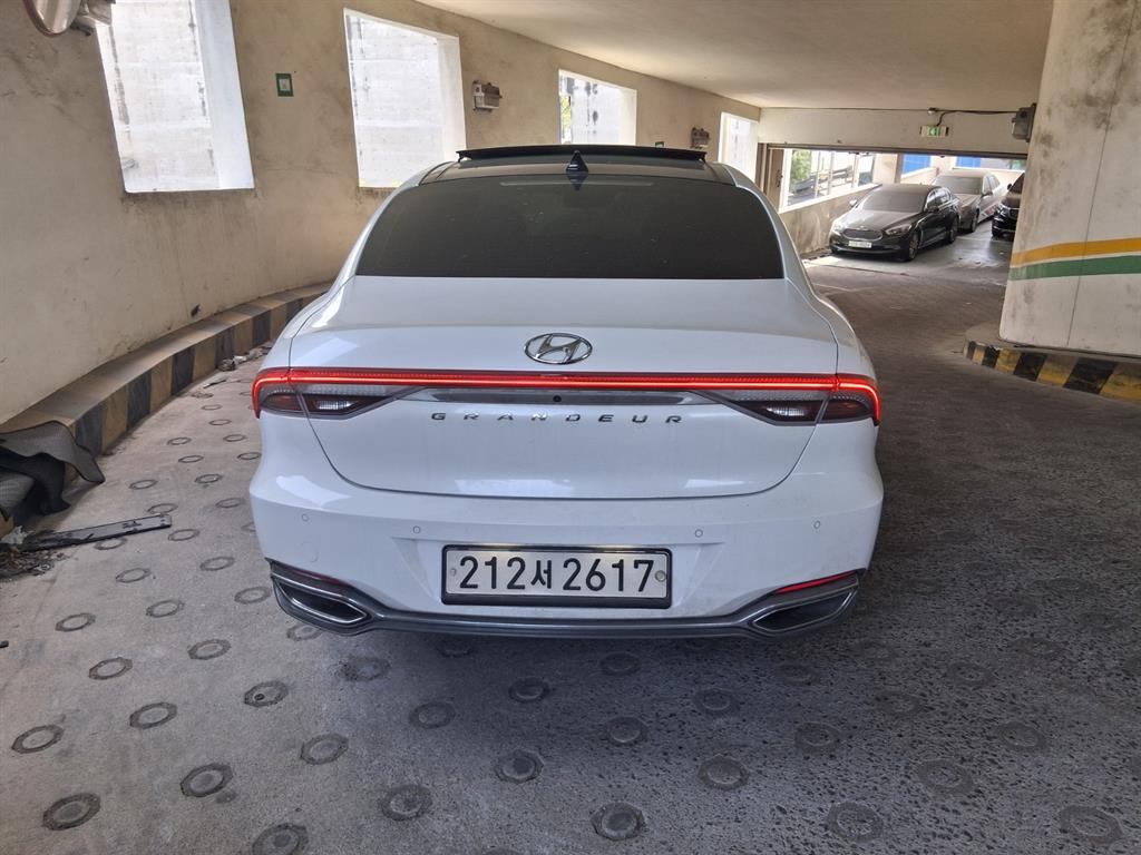HYUNDAI Grandeur - Vista 3