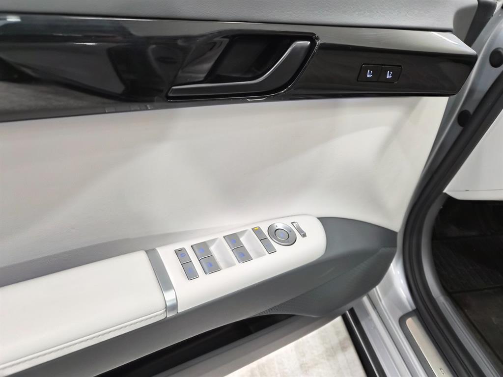 HYUNDAI Grandeur - Vista 11