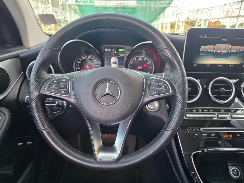 Mercedes Benz GLC Class - Vista 10