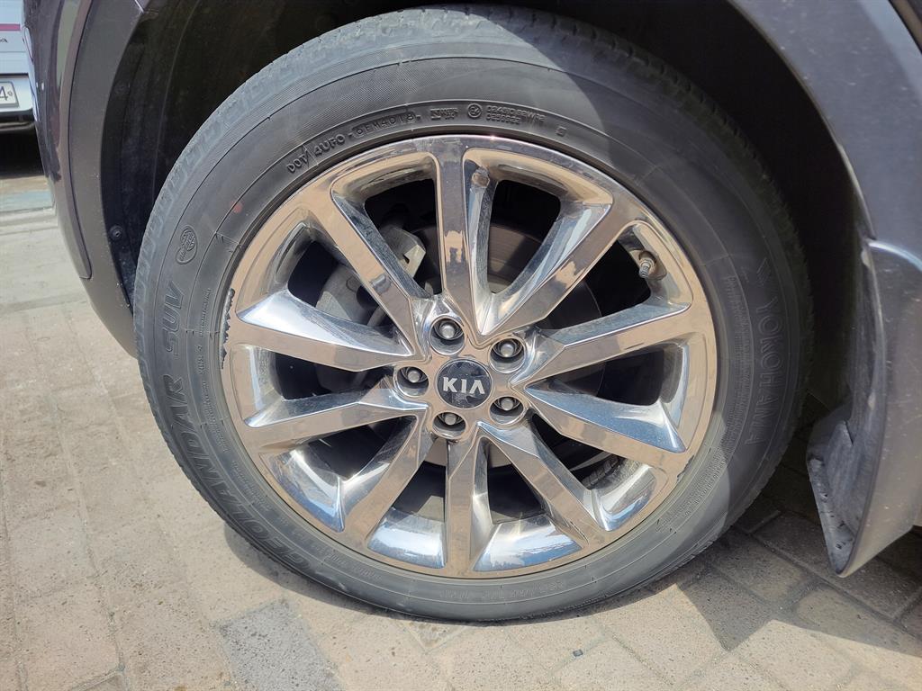 KIA Sorento - Vista 10