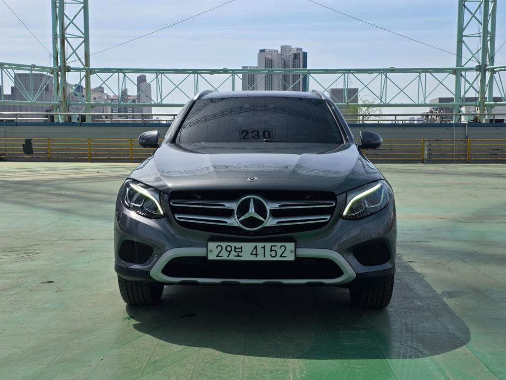 Mercedes Benz GLC Class - Vista 3