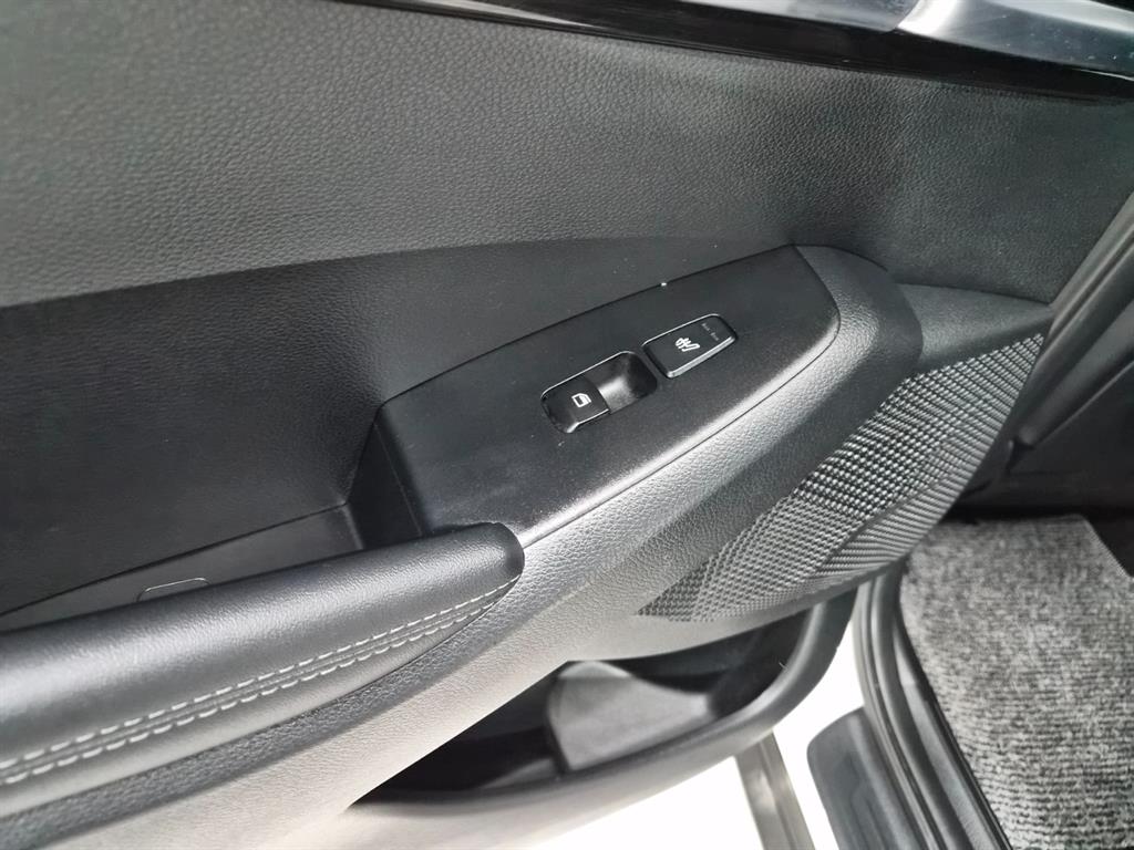 KIA Seltos - Vista 8