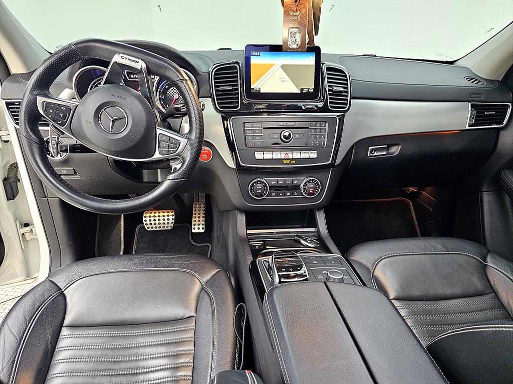 Mercedes Benz GLE Class - Vista 5