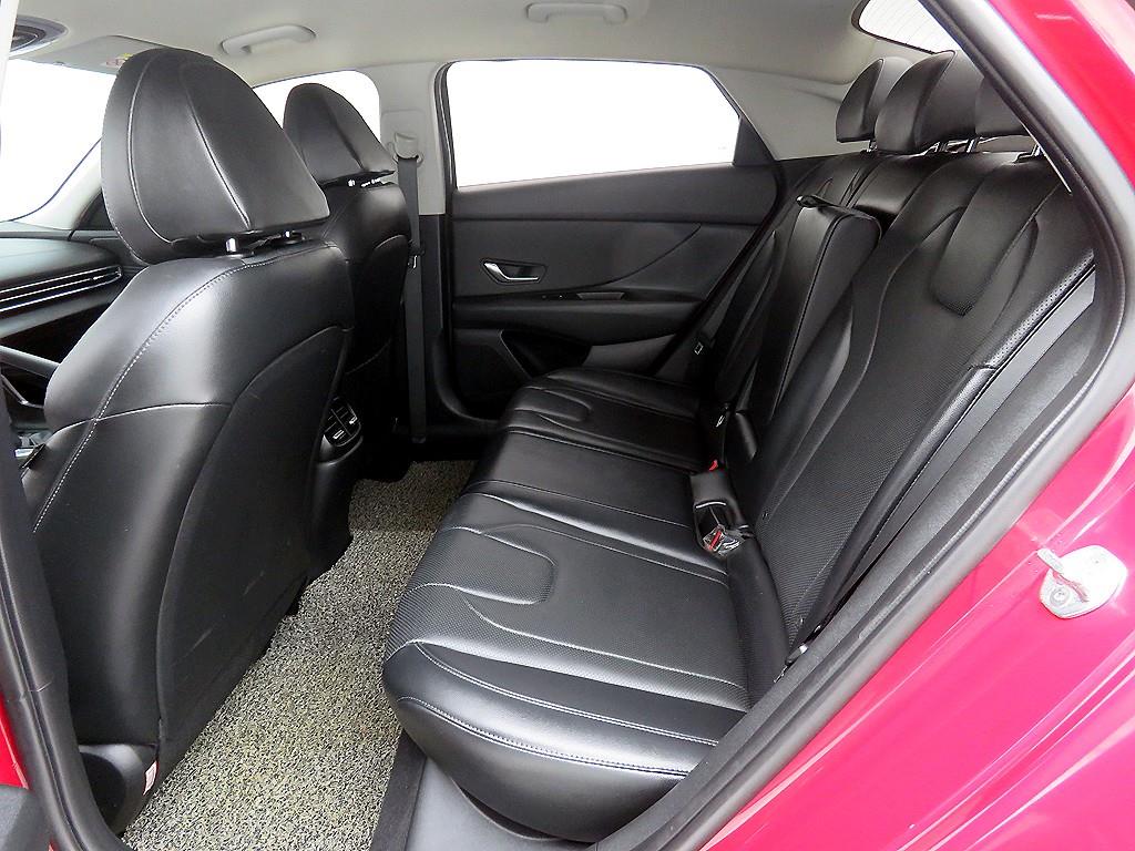 HYUNDAI Avante - Vista 7