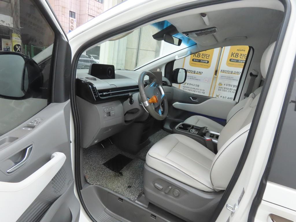 HYUNDAI Staria - Vista 5