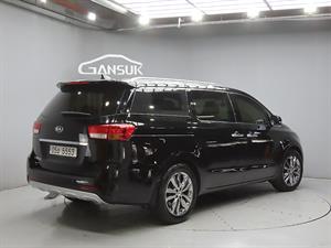 KIA Carnival - Vista 8