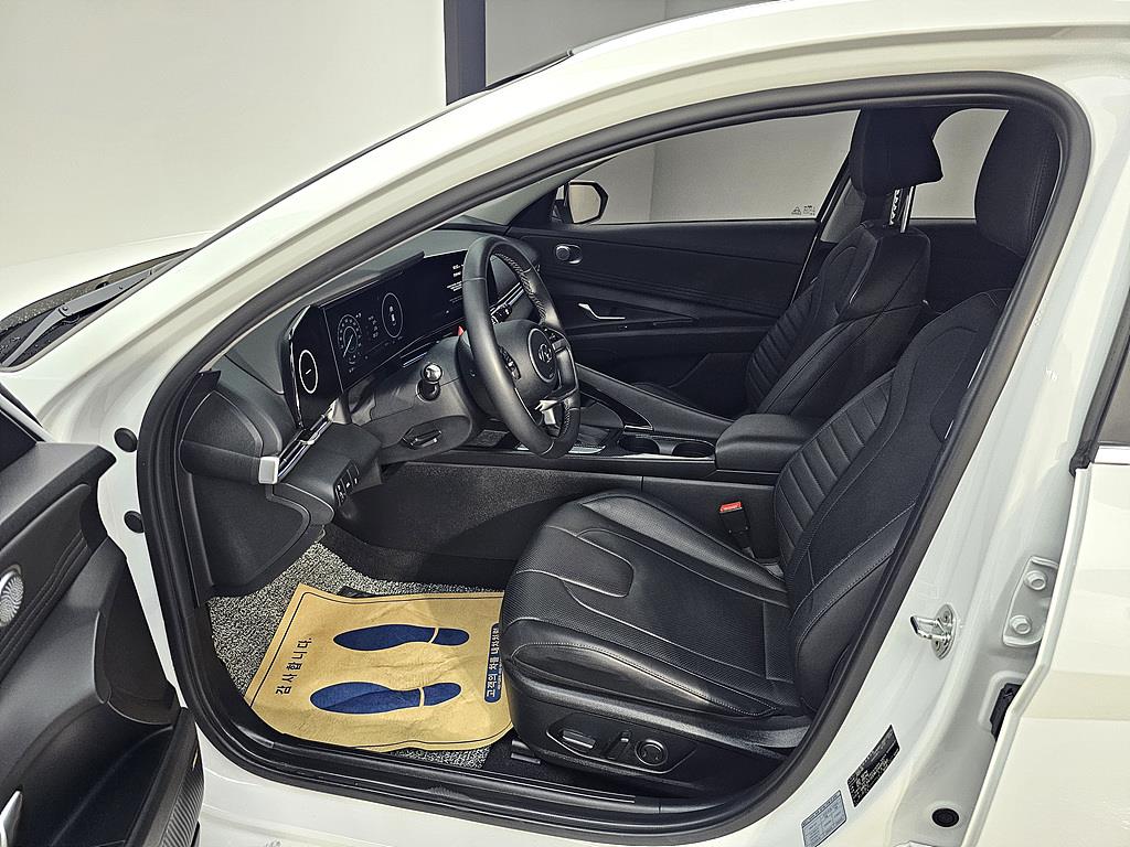 HYUNDAI Avante - Vista 8