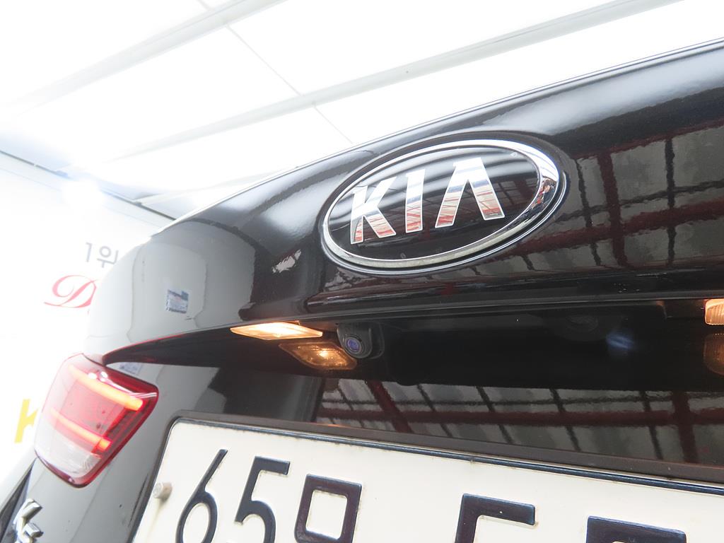 KIA K5 2018 Negro - Importación desde Corea - HF Imports Iquique - Foto 16