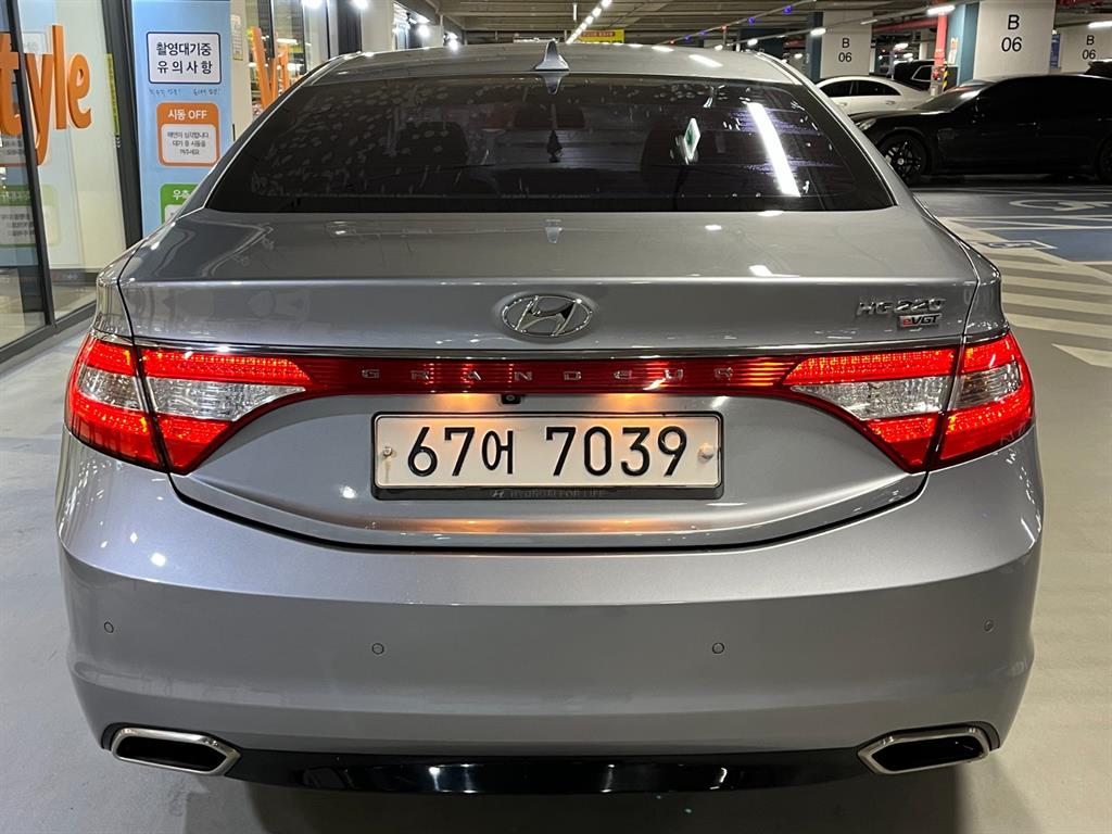 HYUNDAI Grandeur - Vista 5