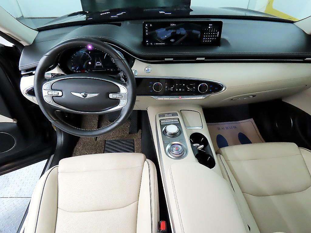 Genesis GV70 - Vista 7