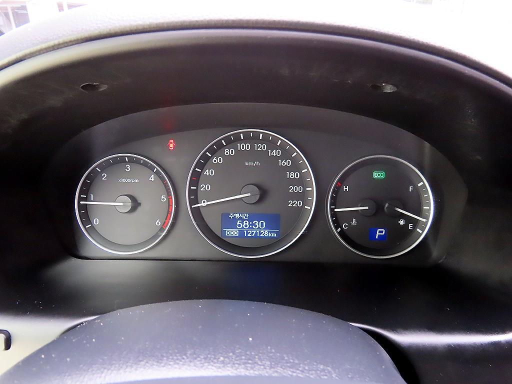 HYUNDAI Starex - Vista 9