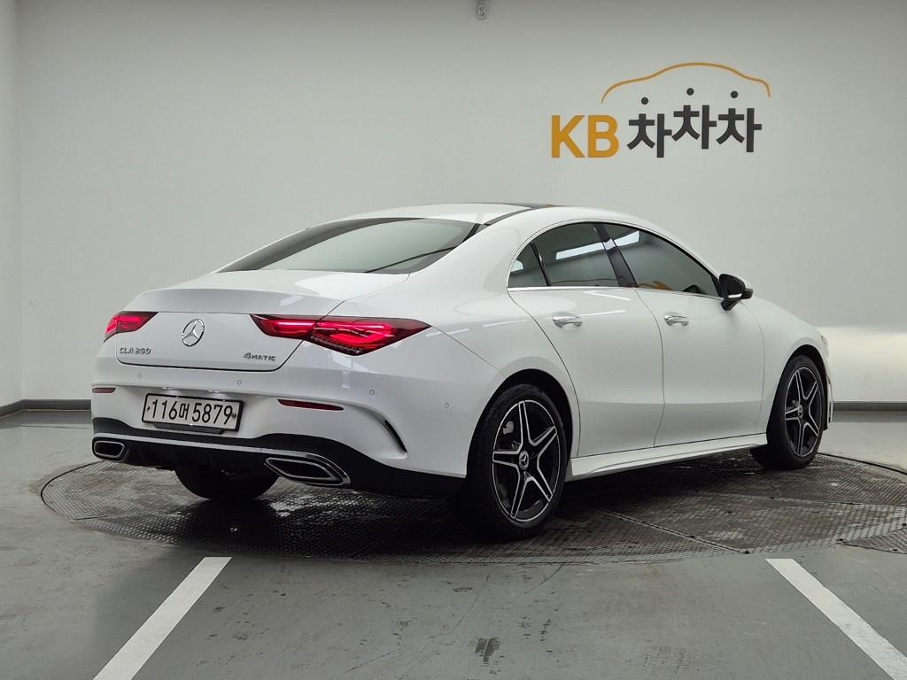 Mercedes Benz CLA Class - Vista 4