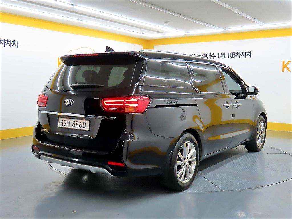 KIA Carnival - Vista 4