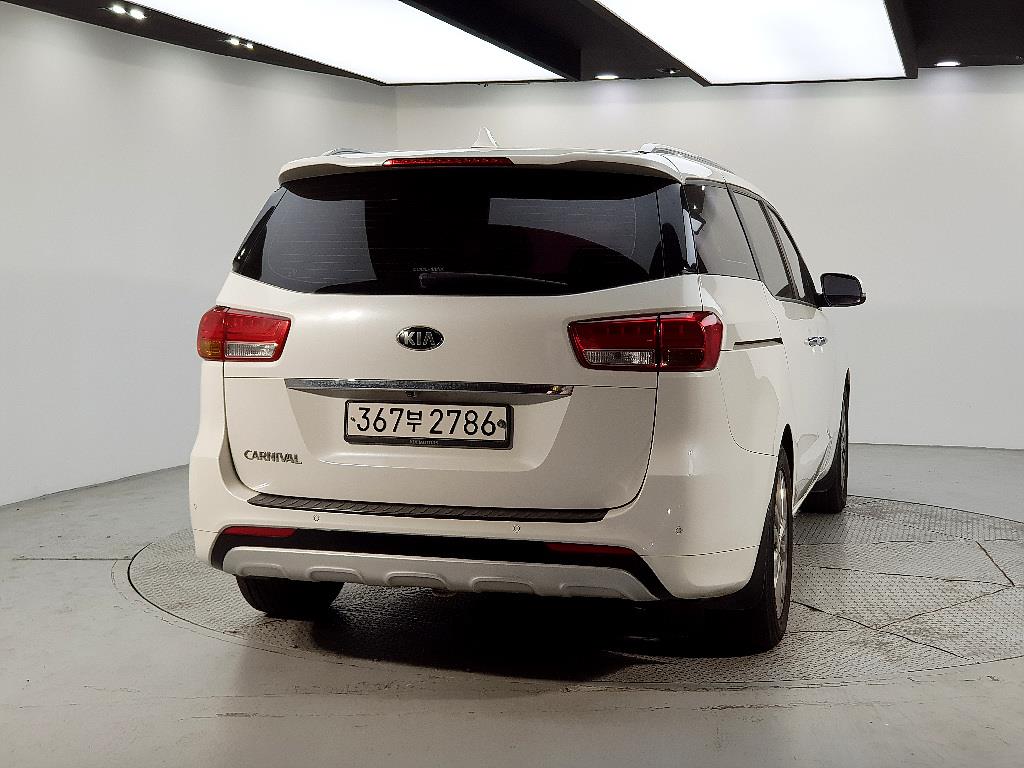 KIA Carnival - Vista 3
