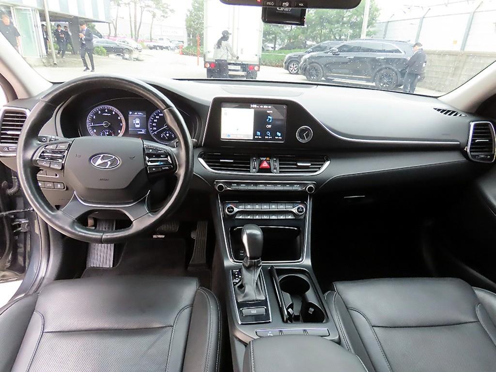HYUNDAI Grandeur - Vista 7