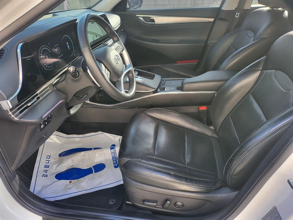 HYUNDAI Grandeur - Vista 5