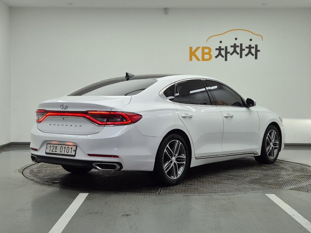 HYUNDAI Grandeur - Vista 4