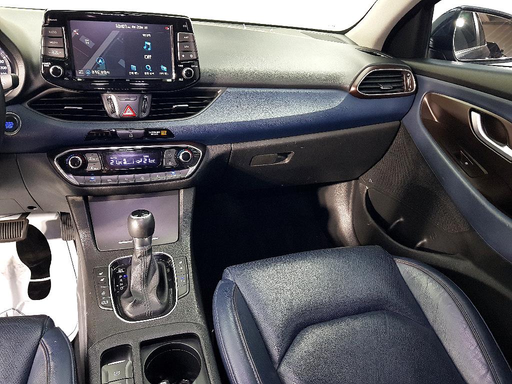 HYUNDAI i30 - Vista 10