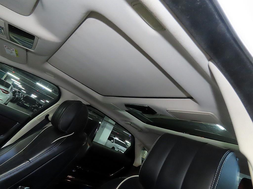 Jaguar XJ - Vista 12