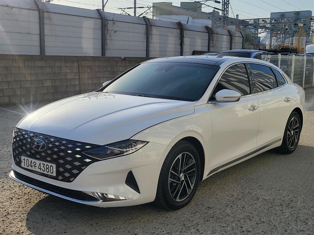 HYUNDAI Grandeur - Vista 2
