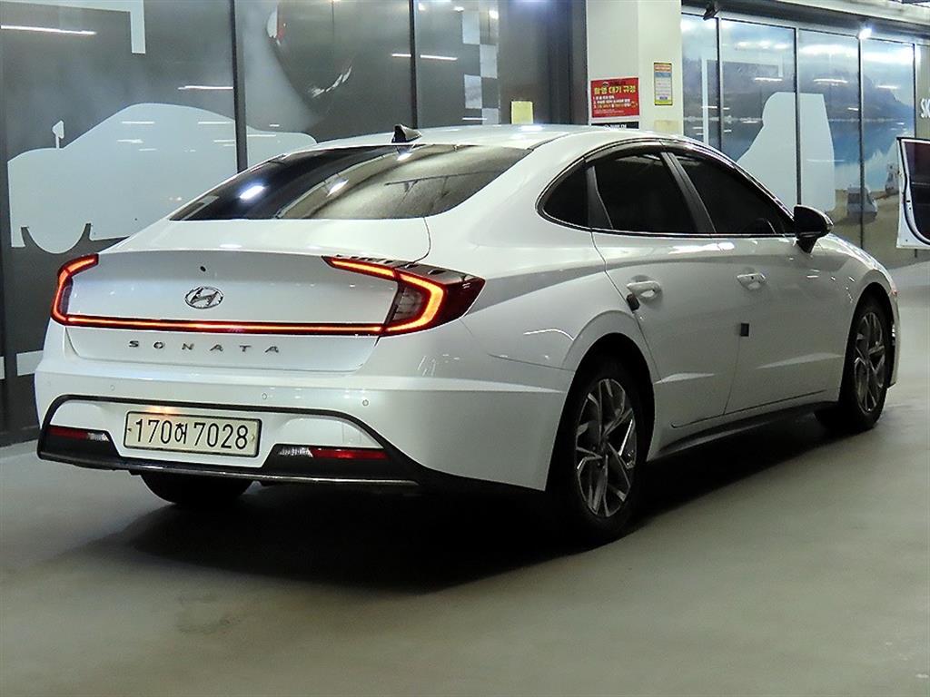 HYUNDAI Sonata - Vista 4