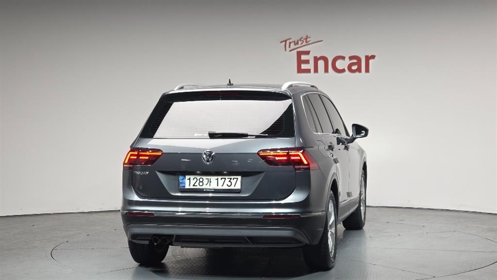 Volkswagen Tiguan - Vista 4